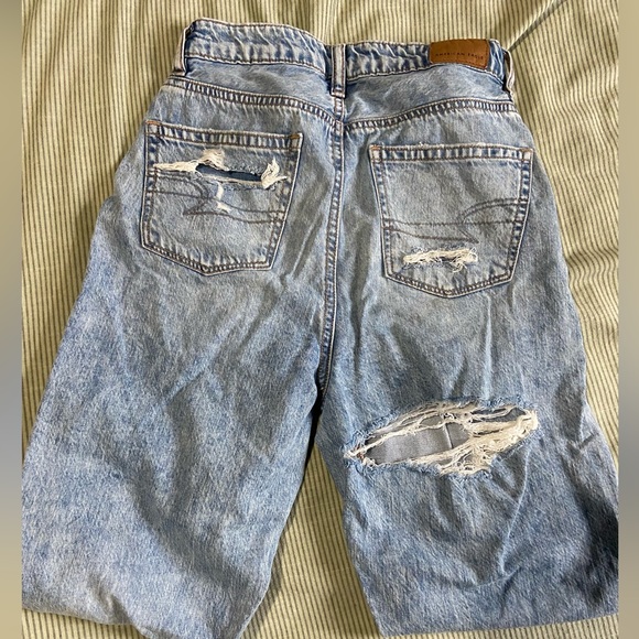 american eagle distressed mom jean - Picture 2 of 4
